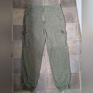 American Eagle Outfitters Olive Green Cropped Pants